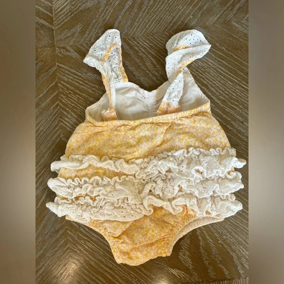 Jillian’s Closet Yellow Floral Print Ruffled Eyelet Lace Bottom Romper (3 Month) - Picture 2 of 5